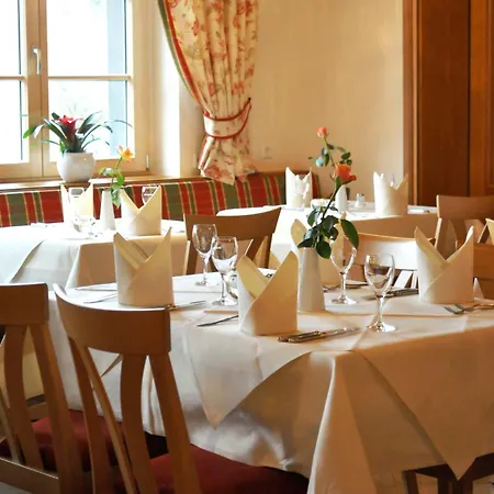 Engel ゲストハウス 3*